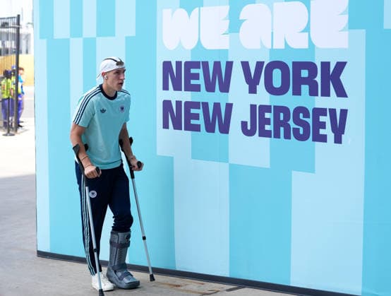Nico Schlotterbeck (Deutschland, 15) kommt vor dem Spiel im Stadion an. USA, FIFA Weltmeisterschaft, Ecuador vs Deutschland, East Rutherford, 25.06.2026 USA, FIFA Weltmeisterschaft, Ecuador vs Deutschland, East Rutherford, 25.06.2026 East Rutherford *** Nico Schlotterbeck of Germany, age 15, arrives at the stadium before the game in the U.S., FIFA World Cup, Ecuador vs. Germany, East Rutherford, June 25, 2026, U.S., FIFA World Cup, Ecuador vs. Germany, East Rutherford, June 25, 2026, East Rutherford Copyright: xEibner-Pressefoto ScottxColemanx EP_SCN
