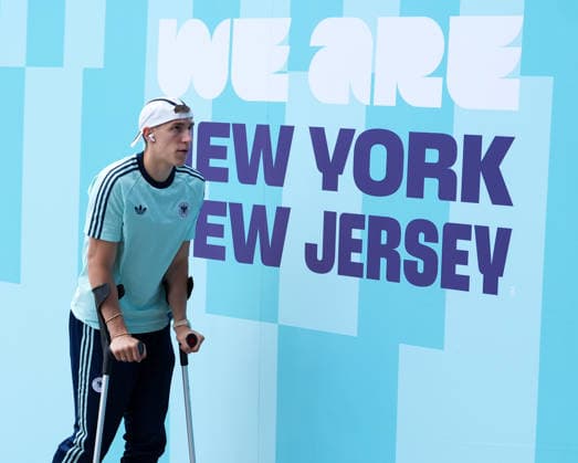 Nico Schlotterbeck (Deutschland, 15) kommt vor dem Spiel im Stadion an. USA, FIFA Weltmeisterschaft, Ecuador vs Deutschland, East Rutherford, 25.06.2026 USA, FIFA Weltmeisterschaft, Ecuador vs Deutschland, East Rutherford, 25.06.2026 East Rutherford *** Nico Schlotterbeck of Germany, age 15, arrives at the stadium before the game in the U.S., FIFA World Cup, Ecuador vs. Germany, East Rutherford, June 25, 2026, U.S., FIFA World Cup, Ecuador vs. Germany, East Rutherford, June 25, 2026, East Rutherford Copyright: xEibner-Pressefoto ScottxColemanx EP_SCN