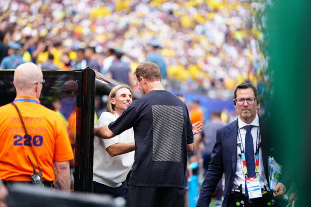 Bundestrainer Julian Nagelsmann (Deutschland Germany) begrüßt Trainer Coach Sebastian Beccacece (Ecuador) - New York 25.06.2026: Deutschland vs. Ecuador, MetLife Stadium, World Cup 26 Gruppe E, 3. Spieltag *** German National Team Coach Julian Nagelsmann welcomes Ecuadorian Coach Sebastian Beccacece, New York, June 25, 2026; Germany vs. Ecuador, MetLife Stadium, World Cup 2026, Group E, Matchday 3