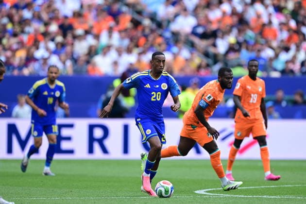 Curacao v Ivory Coast - FIFA World Cup, WM, Weltmeisterschaft, Fussball 2026 - Group E PHILADELPHIA, USA - JUNE 25: Joshua Brenet of Curacao in action during the 2026 FIFA World Cup First Stage Group E match between Curacao and Ivory Coast at Lincoln Financial Field (Philadelphia Stadium) in Philadelphia, Pennsylvania, United States on June 25, 2026. Abdulhamid Hosbas Anadolu Pennsylvania United States. Editorial use only. Please get in touch for any other usage.  Copyright: x2026xAnadoluxAbdulhamidxHosbasx