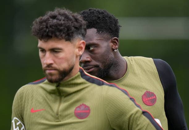 June 25, 2026, Vancouver, Bc, CANADA: Canada s Alphonso Davies, back right, and Jonathan Osorio participate in a FIFA World Cup, WM, Weltmeisterschaft, Fussball soccer training session, in Vancouver, on Thursday, June 25, 2026. Canada News - June 25, 2026  - ZUMAc35_ 20260625_zaf_c35_066 Copyright: xDarrylxDyckx