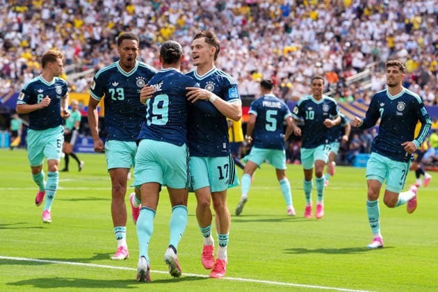 Spieler der deutschen Nationalmannschaft jubeln nach dem Tor von Leroy Sane. USA, FIFA Weltmeisterschaft, Ecuador vs Deutschland, East Rutherford, 25.06.2026 USA, FIFA Weltmeisterschaft, Ecuador vs Deutschland, East Rutherford, 25.06.2026 East Rutherford *** Players on the German national team celebrate after Leroy Sané s goal, USA, FIFA World Cup, Ecuador vs. Germany, East Rutherford, June 25, 2026, USA, FIFA World Cup, Ecuador vs. Germany, East Rutherford, June 25, 2026, East Rutherford Copyright: xEibner-Pressefoto ScottxColemanx EP_SCN