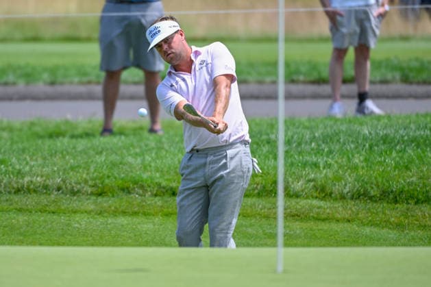 CROMWELL, CT - JUNE 25: Keith Mitchell (USA) chips up on to 4 during the first round of the Travelers Championship on June 25, 2026, at TPC River Highlands in Cromwell, Connecticut. (Photo by Ken Murray Icon Sportswire) GOLF: JUN 25 PGA, Golf Herren Travelers Championship EDITORIAL USE ONLY Icon2606250171