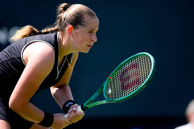 Lexus Eastbourne Open - Day Four Jelena Ostapenko of Latvia, the third seed, competes in a quarterfinal match against Zeynep Sonmez of Turkey at the 2026 Lexus Eastbourne Open Women s tennis tournament at the Devonshire Park Lawn Tennis Club in Eastbourne, England, on June 25, 2026. Eastbourne United Kingdom  Copyright: xOwenxHammondx originalFilename:hammond-2026lexu260625_npf4m.jpg