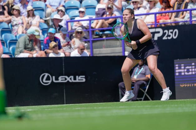 Lexus Eastbourne Open - Day Four Jelena Ostapenko of Latvia, the third seed, competes in a quarterfinal match against Zeynep Sonmez of Turkey at the 2026 Lexus Eastbourne Open Women s tennis tournament at the Devonshire Park Lawn Tennis Club in Eastbourne, England, on June 25, 2026. Eastbourne United Kingdom  Copyright: xOwenxHammondx originalFilename:hammond-2026lexu260625_npKkB.jpg