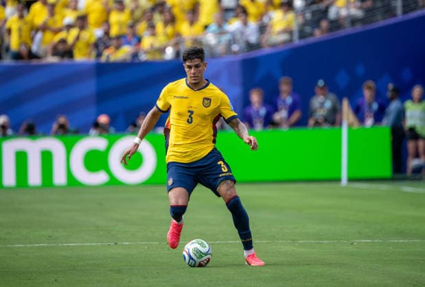 Fußball, Herren, FIFA World Cup, WM, Weltmeisterschaft, Fussball 2026, Spiel in New York New Jersey, Ecuador - Deutschland (Gruppe E, 3. Spieltag), Piero Hincapie (Ecuador), 25.06. 2026, *** Soccer, Men s, 2026 FIFA World Cup, Match in New York and New Jersey, Ecuador vs. Germany, Group E, Matchday 3, Piero Hincapie (Ecuador), June 25, 2026, Copyright: xMatthiasxKochx