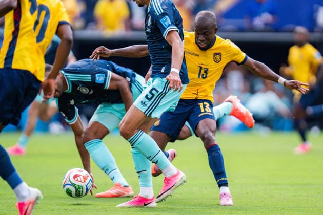 FIFA Fussball Weltmeisterschaft 2026, Gruppe E, Spiel 3, Ecuador vs Deutschand, 25.06.2026, Metlife-Stadion in New Jersey Jonathan Tah (Deutschland) Enner Valencia (Ecuador) *** 2026 FIFA World Cup, Group E, Match 3, Ecuador vs. Germany, June 25, 2026, MetLife Stadium in New Jersey Jonathan Tah (Germany) Enner Valencia (Ecuador) Copyright: xBahhoxKarax