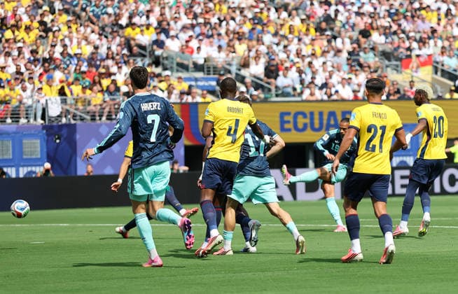(260626) -- NEW JERSEY, June 26, 2026 -- Leroy Sane (3rd R) of Germany shoots and scores during the group E match between Ecuador and Germany at the 2026 FIFA World Cup, WM, Weltmeisterschaft, Fussball at New York New Jersey Stadium in New Jersey, the United States, June 25, 2026. ) (SP)U.S.-NEW JERSEY-FOOTBALL-FIFA WORLD CUP-GROUP E-ECU VS GER CaoxCan 