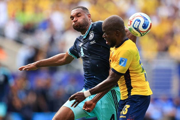 Football - FIFA World Cup, WM, Weltmeisterschaft, Fussball - Group E - Ecuador v Germany 25th June 2026 - FIFA World Cup - Group E - Ecuador v Germany - Jonathan Tah of Germany and Enner Valencia of Ecuador - Photo: Simon Stacpoole Offside. New Jersey USA *** Fußball – FIFA-Weltmeisterschaft, Gruppe E: Ecuador gegen Deutschland, 25. Juni 2026 – FIFA-Weltmeisterschaft, Gruppe E: Ecuador gegen Deutschland – Jonathan Tah (Deutschland) und Enner Valencia (Ecuador) – Foto: Simon Stacpoole – Abseits – New Jersey, USA  Copyright: xSimonxStacpoolexOffside