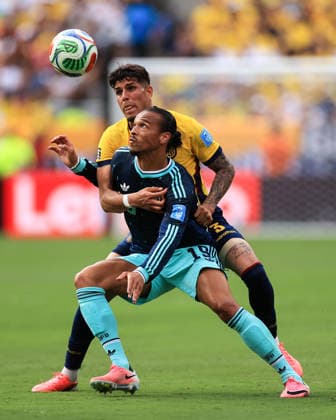 Football - FIFA World Cup, WM, Weltmeisterschaft, Fussball - Group E - Ecuador v Germany 25th June 2026 - FIFA World Cup - Group E - Ecuador v Germany - Leroy Sane of Germany and Piero Hincapie of Ecuador - Photo: Simon Stacpoole Offside. New Jersey USA *** Fußball – FIFA-Weltmeisterschaft, Gruppe E: Ecuador gegen Deutschland, 25. Juni 2026 – FIFA-Weltmeisterschaft, Gruppe E: Ecuador gegen Deutschland – Leroy Sané (Deutschland) und Piero Hincapie (Ecuador) – Foto: Simon Stacpoole – Abseits – New Jersey, USA  Copyright: xSimonxStacpoolexOffside
