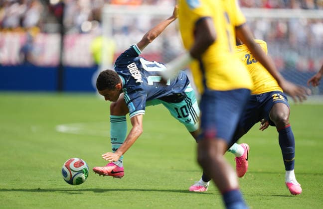 Kendry Paez (Ecuador) controls the ball during Ecuador and Germany, Group I FIFA World Cup, WM, Weltmeisterschaft, Fussball 2026, Met Life Stadium, New jersey, USA on June 25, 2026. Thor Wegner DeFodi Images. (Photo by DeFodi Images) - *** Kendry Paez of Ecuador controls the ball during the match between Ecuador and Germany in Group I of the 2026 FIFA World Cup at MetLife Stadium in New Jersey, USA, on June 25, 2026. Photo by DeFodi Images (Thor Wegner)