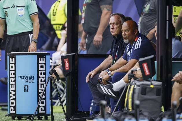 PHILADELPHIA - Curacao coach Dick Advocaat during the 2026 FIFA World Cup, WM, Weltmeisterschaft, Fussball Group E match between Curacao and Ivory Coast at Philadelphia Stadium on June 25, 2026, in Philadelphia, United States. MAURICE VAN STEEN ANP FIFA World Cup 2026 - Group E 2026 xVIxANPxSportx xxANPxIVx 561976882 originalFilename: 561976882.jpg