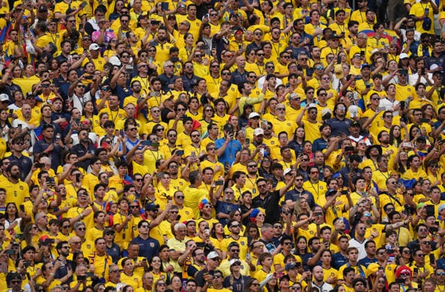 Ecuador fans (Ecuador) looks on during Ecuador and Germany, Group I FIFA World Cup, WM, Weltmeisterschaft, Fussball 2026, Met Life Stadium, New jersey, USA on June 25, 2026. Thor Wegner DeFodi Images. (Photo by DeFodi Images) - *** Ecuador fans watch the match between Ecuador and Germany in Group I of the 2026 FIFA World Cup at MetLife Stadium in New Jersey, USA, on June 25, 2026. Photo by Thor Wegner, DeFodi Images
