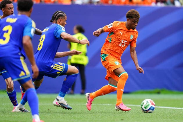 June 25, 2026: Ivory Coast Forward Amad Diallo (15) controls the ball during the first half of a World Cup Match against Curacao at Philadelphia Stadium in Philadelphia, Pennsylvania. CSM FIFA World Cup, WM, Weltmeisterschaft, Fussball 2026: Ivory Coast Vs Curacao JUN 25  - ZUMAc04_ 20260625_zma_c04_005 Copyright: xKylexRoddenx