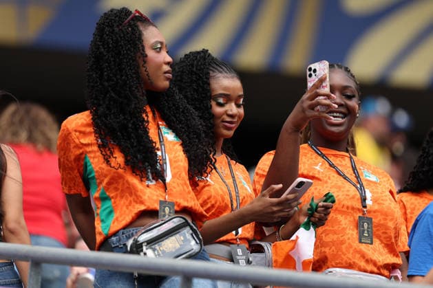 Fans cheer prior to a Group E match of the 2026 FIFA World Cup, WM, Weltmeisterschaft, Fussball between Curacao and Ivory Coast at Lincoln Financial Field in Philadelphia, USA, 25 June 2026. FIFA World Cup 2026: Group E Curacao - Ivory Coast !ACHTUNG: NUR REDAKTIONELLE NUTZUNG!  Copyright: xDavidxTorox GR4461 20260625-55020711186_1