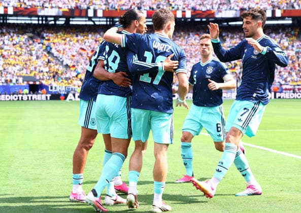 New Jersey, USA, 25th June 2026. Leroy Sane (L) of Germany celebrates after scoring to make it 1-0 during the Ecuador vs Germany FIFA World Cup, WM, Weltmeisterschaft, Fussball match at Metlife Stadium, New Jersey. Picture credit should read: Paul Terry Sportimage EDITORIAL USE ONLY. No use with unauthorised audio, video, data, fixture lists, club league logos or live services. Online in-match use limited to 120 images, no video emulation. No use in betting, games or single club league player publications. SPI_043_PT_Ecuador_Germany SPI-4841-0043