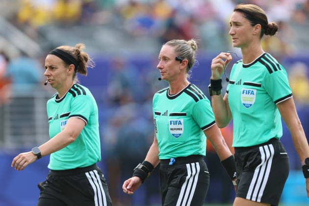 Ecuador v Germany: Group E - FIFA World Cup, WM, Weltmeisterschaft, Fussball 2026 Assistant referee Brooke Mayo, Referee Tori Penso and Assistant referee Kathryn Nesbitt leave the field at half time during the FIFA World Cup 2026 Group E match between Ecuador and Germany at New York New Jersey Stadium on June 25, 2026 in East Rutherford, United States. East Rutherford New York New Jersey Stadium NJ United States Copyright: xAllstarxPicturexLibraryxLtdx