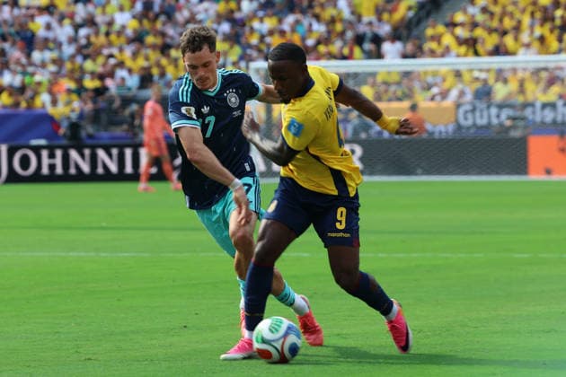 25.06.2026, Fussball, Herren, FIFA Weltmeisterschaft 2026, Vorrunde, Gruppe E, New York, Ecuador - Deutschland, Florian Wirtz (Deutschland), John Yeboah (Ecuador) New York MetLife Stadium New York Vereinigte Staaten von Amerika (US) *** June 25, 2026, Soccer, Men s, 2026 FIFA World Cup, Group Stage, Group E, New York, Ecuador vs. Germany, Florian Wirtz (Germany), John Yeboah (Ecuador), MetLife Stadium, New York, United States of America, US Copyright: xSebastianxBachx