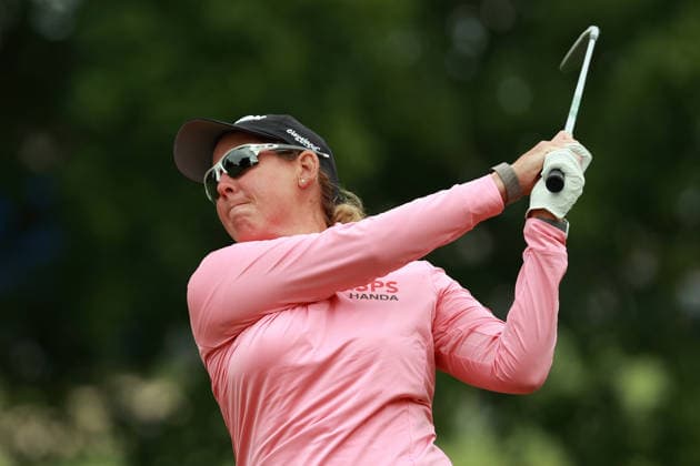 KPMG Women™s PGA, Golf Herren Championship 2026 CHASKA, MINNESOTA - JUNE 25: Ashleigh Buhai of South Africa hits from the 3rd fairway with her caddie during the first round of the KPMG Women™s PGA Championship 2026 at Hazeltine National Golf Club in Chaska, Minnesota, USA Thursday, June 25, 2026. Chaska Minnesota United States  Copyright: xAmyxLemusx originalFilename:lemus-kpmgwome260625_np1kJ.jpg