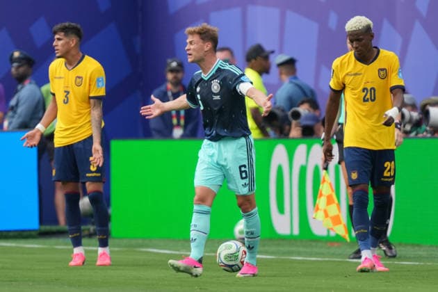 IPA86061563 - Joshua Kimmich of Germany takes part in protests during the Group E match between Ecuador and Germany at the FIFA World Cup, WM, Weltmeisterschaft, Fussball in New York, USA, on June 25, 2026  Copyright: xEmmanuelexMastrodonato IPAxSportx xx 86061563