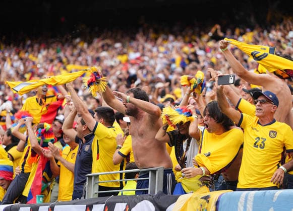 Ecuador fans (Ecuador) celebrate during Ecuador and Germany, Group I FIFA World Cup, WM, Weltmeisterschaft, Fussball 2026, Met Life Stadium, New jersey, USA on June 25, 2026. Thor Wegner DeFodi Images. (Photo by DeFodi Images) - *** Ecuador fans celebrate during the Ecuador vs. Germany match in Group I of the 2026 FIFA World Cup at MetLife Stadium in New Jersey, USA, on June 25, 2026. Photo by Thor Wegner, DeFodi Images