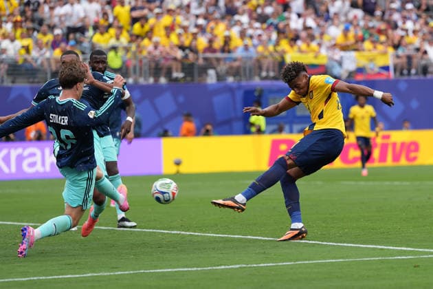 Kevin Rodriguez (Ecuador, 11) zieht ab und erzielt das Tor zum 1:2 - New York 25.06.2026: Deutschland vs. Ecuador, MetLife Stadium, World Cup 26 Gruppe E, 3. Spieltag *** Kevin Rodriguez of Ecuador, No. 11, takes a shot and scores the goal to make it 1–2. New York, June 25, 2026. Germany vs. Ecuador, MetLife Stadium, World Cup 26, Group E, Matchday 3