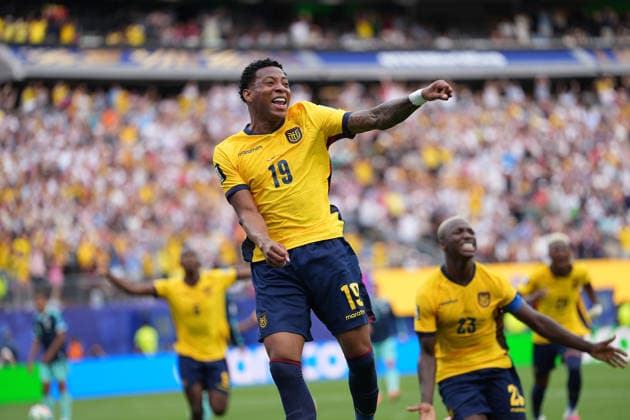 celebrate the goal, Torjubel zum 1:2 Gonzalo Plata (Ecuador, 19), Frust bei Deutschland - New York 25.06.2026: Deutschland vs. Ecuador, MetLife Stadium, World Cup 26 Gruppe E, 3. Spieltag *** Celebrating the goal: Gonzalo Plata scores Ecuador s 1-2 goal, 19; frustration for Germany. New York, June 25, 2026. Germany vs. Ecuador, MetLife Stadium, World Cup Group E, Matchday 3