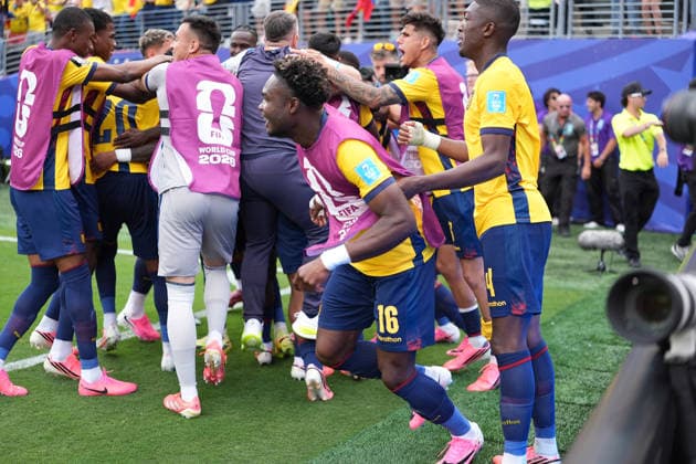 celebrate the goal, Torjubel zum 1:2 Gonzalo Plata (Ecuador, 19), Frust bei Deutschland - New York 25.06.2026: Deutschland vs. Ecuador, MetLife Stadium, World Cup 26 Gruppe E, 3. Spieltag *** Celebrating the goal: Gonzalo Plata scores Ecuador s 1-2 goal, 19; frustration for Germany. New York, June 25, 2026. Germany vs. Ecuador, MetLife Stadium, World Cup Group E, Matchday 3
