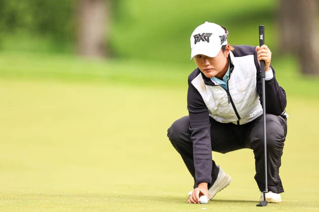 Gina Kim of the United States lines up a putt on the third green during the first round of the 2026 KPMG Women s PGA, Golf Herren Championship at Hazeltine National Golf Club on June 25, 2026 in Chaska, Minnesota. CSM. Golf 2026: KPMG Women s PGA Championship Round One  - ZUMAc04_ 20260625_zma_c04_053 Copyright: xStevenxGarciax