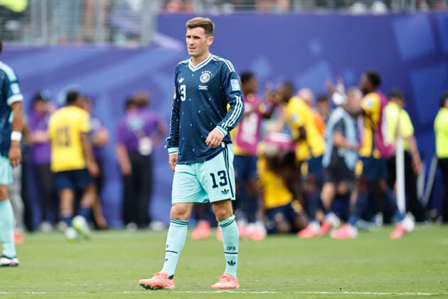 25.06.2026, Fussball, Herren, FIFA Weltmeisterschaft 2026, Vorrunde, Gruppe E, New York, Ecuador - Deutschland, Pascal Groß (Deutschland) enttäuscht New York MetLife Stadium New York Vereinigte Staaten von Amerika (US) *** June 25, 2026, Soccer, Men s, 2026 FIFA World Cup, Group Stage, Group E, New York, Ecuador vs. Germany, Pascal Groß: Germany Disappoints at MetLife Stadium in New York, New York, United States of America, US Copyright: xSebastianxBachx