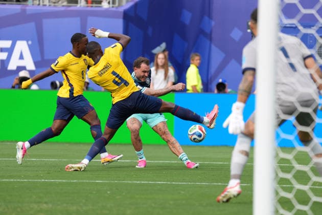 David Raum (C) of Germany kicks the ball during a Group E match at the 2026 FIFA World Cup, WM, Weltmeisterschaft, Fussball between Ecuador and Germany at MetLife Stadium in New Jersey, United States, 25 June 2026. FIFA World Cup 2026 - Group E - Ecuador vs Germany !ACHTUNG: NUR REDAKTIONELLE NUTZUNG!  Copyright: xAngelxColmenaresx GR4577 20260625-55020711512_1