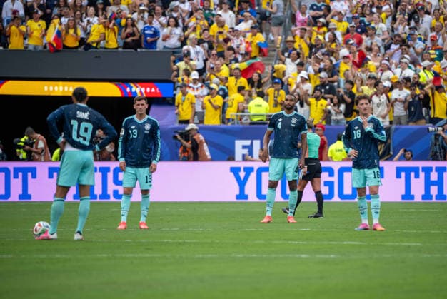Fußball, Herren, FIFA World Cup, WM, Weltmeisterschaft, Fussball 2026, Spiel in New York New Jersey, Ecuador - Deutschland (Gruppe E, 3. Spieltag), v. l. Leroy Sane (Deutschland), Pascal Groß (Deutschland), Jonathan Tah (Deutschland), Angelo Stiller (Deutschland), Enttäuschung nach Gegentor zum 2:1, 25.06. 2026, *** Soccer, Men s, 2026 FIFA World Cup, Match in New York, New Jersey, Ecuador vs. Germany, Group E, Matchday 3, Leroy Sané (Germany), Pascal Groß (Germany), Jonathan Tah (Germany), Angelo Stiller (Germany), Disappointment after conceding the goal that made it 2–1, June 25, 2026, Copyright: xMatthiasxKochx