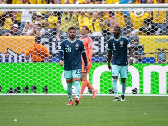 Fußball, Herren, FIFA World Cup, WM, Weltmeisterschaft, Fussball 2026, Spiel in New York New Jersey, Ecuador - Deutschland (Gruppe E, 3. Spieltag), v. l. Deniz Undav (Deutschland), Torhüter Manuel Neuer (Deutschland), Antonio Rüdiger (Deutschland), Enttäuschung nach Gegentor zum 2:1, 25.06. 2026, *** Soccer, Men s, 2026 FIFA World Cup, Match in New York, New Jersey, Ecuador vs. Germany, Group E, Matchday 3, Deniz Undav (Germany), Goalkeeper Manuel Neuer (Germany), Antonio Rüdiger (Germany), Disappointment after conceding the goal that made it 2–1, June 25, 2026, Copyright: xMatthiasxKochx