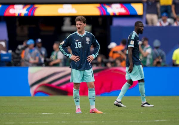 Angelo Stiller (Germany, 16)enttaeuscht, enttaeuscht schauend, dissapointed, traurig, frustiert, frust, gefrustet, frustrated nach dem Gegentor zum 2-1 FIFA World Cup, WM, Weltmeisterschaft, Fussball 2026: Ecuador vs Deutschland 25 June 2026, FIFA World Cup 2026: Ecuador vs Deutschland (Group E, Matchday 3) at New York New Jersey Stadium in East Rutherford, New Jersey, USA. *** Angelo Stiller, Germany, 16, looking disappointed, disappointed, sad, frustrated, frustrated, frustrated after conceding the goal that made the score 2–1, FIFA World Cup 2026, Ecuador vs. Germany, June 25, 2026, 2026 FIFA World Cup: Ecuador vs. Germany, Group E, Matchday 3 at New York New Jersey Stadium in East Rutherford, New Jersey, USA Copyright: HMBxMedia xMarcoxBader