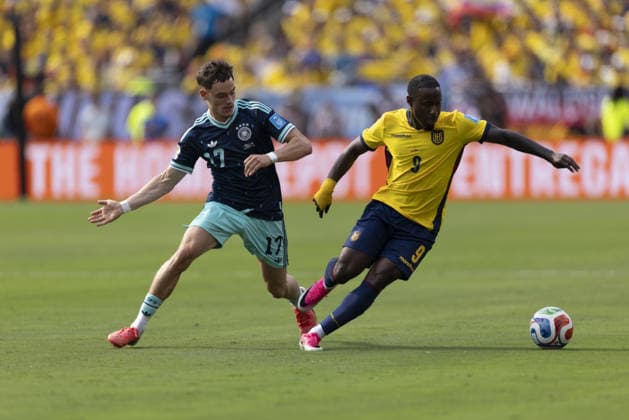 Ecuador v Germany - FIFA World Cup, WM, Weltmeisterschaft, Fussball 2026 - Group E NEW JERSEY, USA - JUNE 25: John Yeboah (9) of Ecuador in action againstFlorian Wirtz (17) of Germany during the 2026 FIFA World Cup First Stage Group E match between Ecuador and Germany at New Jersey Stadium (MetLife Stadium) in East Rutherford, New Jersey, USA, on June 25, 2026. Sathire Kelpa Anadolu New Jersey United States. Editorial use only. Please get in touch for any other usage.  Copyright: x2026xAnadoluxSathirexKelpax