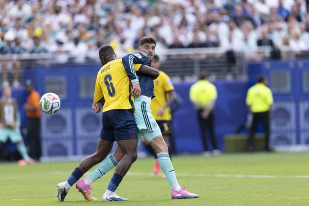 Ecuador v Germany - FIFA World Cup, WM, Weltmeisterschaft, Fussball 2026 - Group E NEW JERSEY, USA - JUNE 25: Willian Pacho (6) of Ecuador in action during the 2026 FIFA World Cup First Stage Group E match between Ecuador and Germany at New Jersey Stadium (MetLife Stadium) in East Rutherford, New Jersey, USA, on June 25, 2026 Sathire Kelpa Anadolu New Jersey United States. Editorial use only. Please get in touch for any other usage.  Copyright: x2026xAnadoluxSathirexKelpax