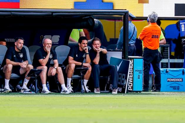 head coach Julian Nagelsmann of Germany talks with his assistent , Group E - FIFA World Cup, WM, Weltmeisterschaft, Fussball 2026, Ecuador v Germany, New York New Jersey Stadium, June 25, 2026, East Rutherford, United States.