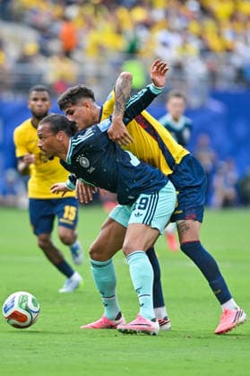 Leroy Sane of Germany (L) and Piero Hincapie of Ecuador (R) fight for possession during a FIFA Men’s World Cup 2026 Group Stage football match between Ecuador and Germany at New York New Jersey Stadium, in East Rutherford on June 25th 2026 (Photo by Andre Ricardo SPP)  Copyright: xAndrexRicardo SPPx Sportspressphoto_SPR176767