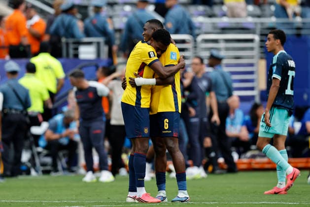 25.06.2026, Fussball, Herren, FIFA Weltmeisterschaft 2026, Vorrunde, Gruppe E, New York, Ecuador - Deutschland, Willian Pacho (Ecuador) feiert den Sieg New York MetLife Stadium New York Vereinigte Staaten von Amerika (US) *** June 25, 2026, Soccer, Men s, 2026 FIFA World Cup, Group Stage, Group E, New York, Ecuador vs. Germany, Willian Pacho of Ecuador celebrates the victory at MetLife Stadium in New York, New York, United States of America (US) Copyright: xSebastianxBachx