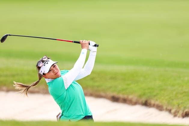 Brianna Do of the United States plays a bunker shot on the ninth hole during the first round of the 2026 KPMG Women s PGA, Golf Herren Championship at Hazeltine National Golf Club on June 25, 2026 in Chaska, Minnesota. CSM. Chaska USA - ZUMAc04_ 20260625_zma_c04_163 Copyright: xStevenxGarciax