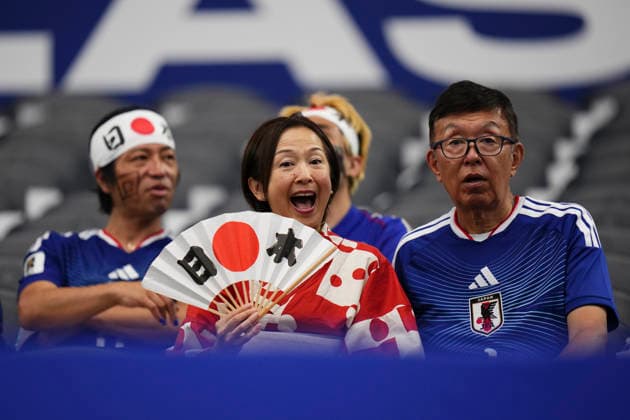 Japan v Sweden: Group F - FIFA World Cup, WM, Weltmeisterschaft, Fussball 2026 Supporters of Japan pose for the photo during the FIFA World Cup 2026 Group F match between Japan and Sweden at Dallas Stadium on June 25, 2026 in Dallas, United States. Arlington TX United States  Copyright: xJosexBretonx originalFilename:bretonhernandez-japanvsw260625_npGil.jpg