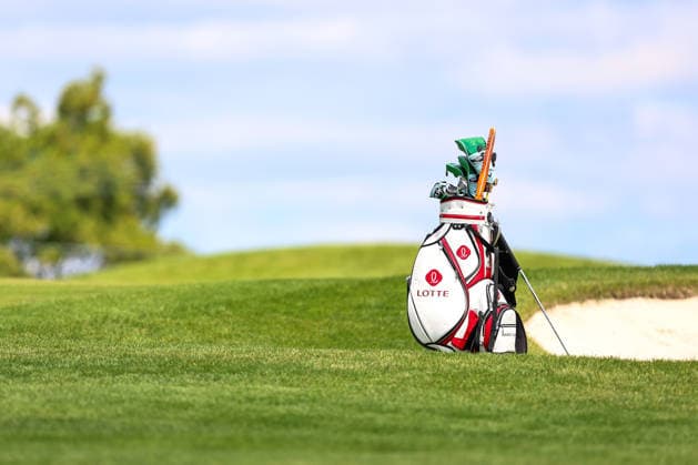 The golf bag of Youmin Hwang of South Korea seen on the second hole during the first round of the 2026 KPMG Women s PGA, Golf Herren Championship at Hazeltine National Golf Club on June 25, 2026 in Chaska, Minnesota. CSM. Chaska USA - ZUMAc04_ 20260625_zma_c04_171 Copyright: xStevenxGarciax