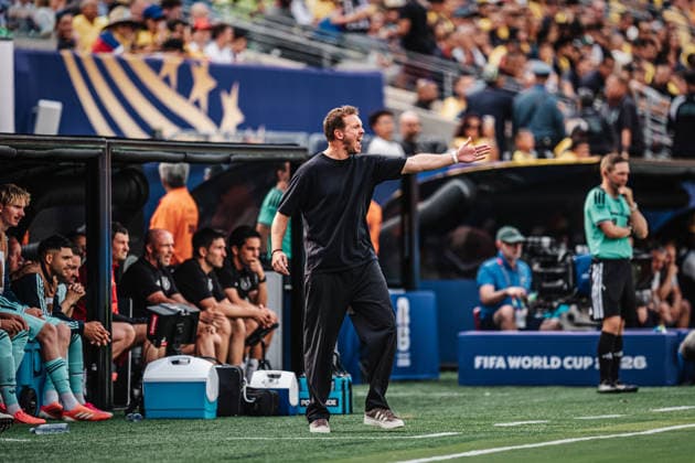 Fußball Herren FIFA Fußball-Weltmeisterschaft 2026 Gruppe E Ecuador vs. Deutschland 25.06.2026 Trainer Julian Nagelsmann (Deutschland) schreit an der Seitenlinie New Jersey New York New Jersey Stadion New Jersey United States of America *** Men s Soccer 2026 FIFA World Cup Group E Ecuador vs. Germany June 25, 2026 Coach Julian Nagelsmann of Germany shouts from the sidelines New Jersey New York New Jersey Stadium New Jersey United States of America
