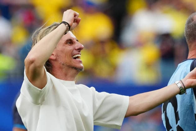 Siegesjubel Trainer Coach Sebastian Beccacece (Ecuador) - New York 25.06.2026: Deutschland vs. Ecuador, MetLife Stadium, World Cup 26 Gruppe E, 3. Spieltag *** Coach Sebastian Beccacece Celebrates Victory, Ecuador, New York, June 25, 2026, Germany vs. Ecuador, MetLife Stadium, World Cup 26, Group E, Matchday 3
