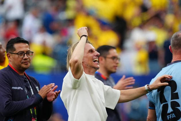Siegesjubel Trainer Coach Sebastian Beccacece (Ecuador) - New York 25.06.2026: Deutschland vs. Ecuador, MetLife Stadium, World Cup 26 Gruppe E, 3. Spieltag *** Coach Sebastian Beccacece Celebrates Victory, Ecuador, New York, June 25, 2026, Germany vs. Ecuador, MetLife Stadium, World Cup 26, Group E, Matchday 3