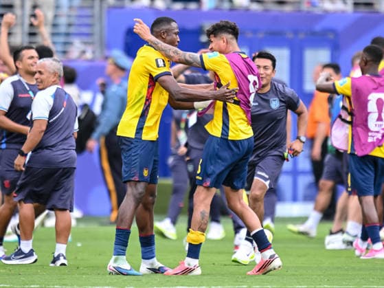 Willian Pacho (Ecuador) and Piero Hincapie (Ecuador) rejoice after the Victory during the FIFA World Cup, WM, Weltmeisterschaft, Fussball 2026 Group E match between Ecuador and Germany at New York New Jersey Stadium on June 25, 2026 in East Rutherford, United States. (Photo by Harry Langer DeFodi Images) - *** Willian Pacho of Ecuador and Piero Hincapie of Ecuador celebrate their victory during the 2026 FIFA World Cup Group E match between Ecuador and Germany at New York New Jersey Stadium on June 25, 2026, in East Rutherford, United States. Photo by Harry Langer, DeFodi Images