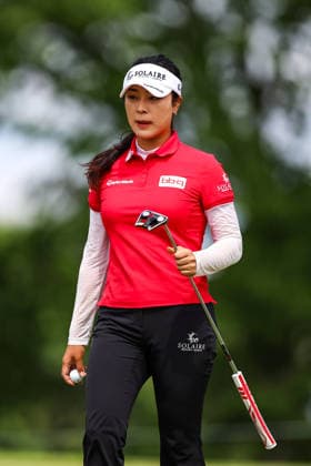 Ina Yoon of South Korea looks on after finishing her putt on the second green during the first round of the 2026 KPMG Women s PGA, Golf Herren Championship at Hazeltine National Golf Club on June 25, 2026 in Chaska, Minnesota. CSM. Chaska USA - ZUMAc04_ 20260625_zma_c04_197 Copyright: xStevenxGarciax