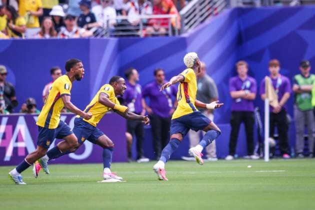 2026 World Cup - Ecuador vs. Germany EAST RUTHERFORD, NEW JERSEY - JUNE 25: Nilson Angulo ( 20) celebrates after scoring for Ecuador during the FIFA World Cup, WM, Weltmeisterschaft, Fussball 2026 Group E match between Ecuador and Germany at New York New Jersey Stadium on June 25, 2026. photo by Ayman Aref JNA Press NEW JERSEY United States of America Copyright: x xAymanxArefxMohamedxSaadxElxDinx xJNAxPressx
