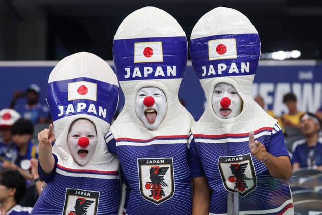 ARLINGTON, TX - JUNE 25: Japan fans dress up in Japan Football Association costumes ahead of the FIFA World Cup, WM, Weltmeisterschaft, Fussball 2026 Group F match between Japan and Sweden on June 25, 2026, at Dallas Stadium in Dallas, Texas. (Photo by David Buono Icon Sportswire) SOCCER: JUN 25 FIFA World Cup 26 Group F - Japan vs Sweden EDITORIAL USE ONLY Icon260623006
