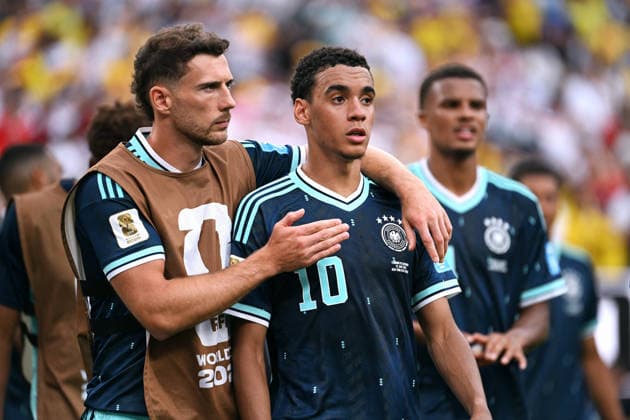 Fussball, Länderspiel, Herren, FIFA World Cup, WM, Weltmeisterschaft, Fussball 2026, Fussball-Weltmeisterschaft, USA, Gruppe E, MetLife Stadium New Jersey: Ecuador - Deutschland 2:1; Jamal Musiala (GER), Leon Goretzka (GER) enttäuscht nach Spielende. Enttäuschung, Frust, Aktion. *** Soccer, International Match, Men s, 2026 FIFA World Cup, Soccer World Cup, USA, Group E, MetLife Stadium, New Jersey, Ecuador vs. Germany 2–1, Jamal Musiala (GER), Leon Goretzka (GER) disappointed after the final whistle, Disappointment, Frustration, Action